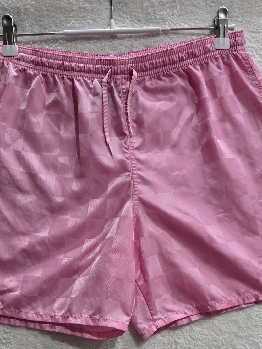 Umbro Women’s Sz Large Pink Checkered Polyester Soccer Shorts Drawstring Elastic